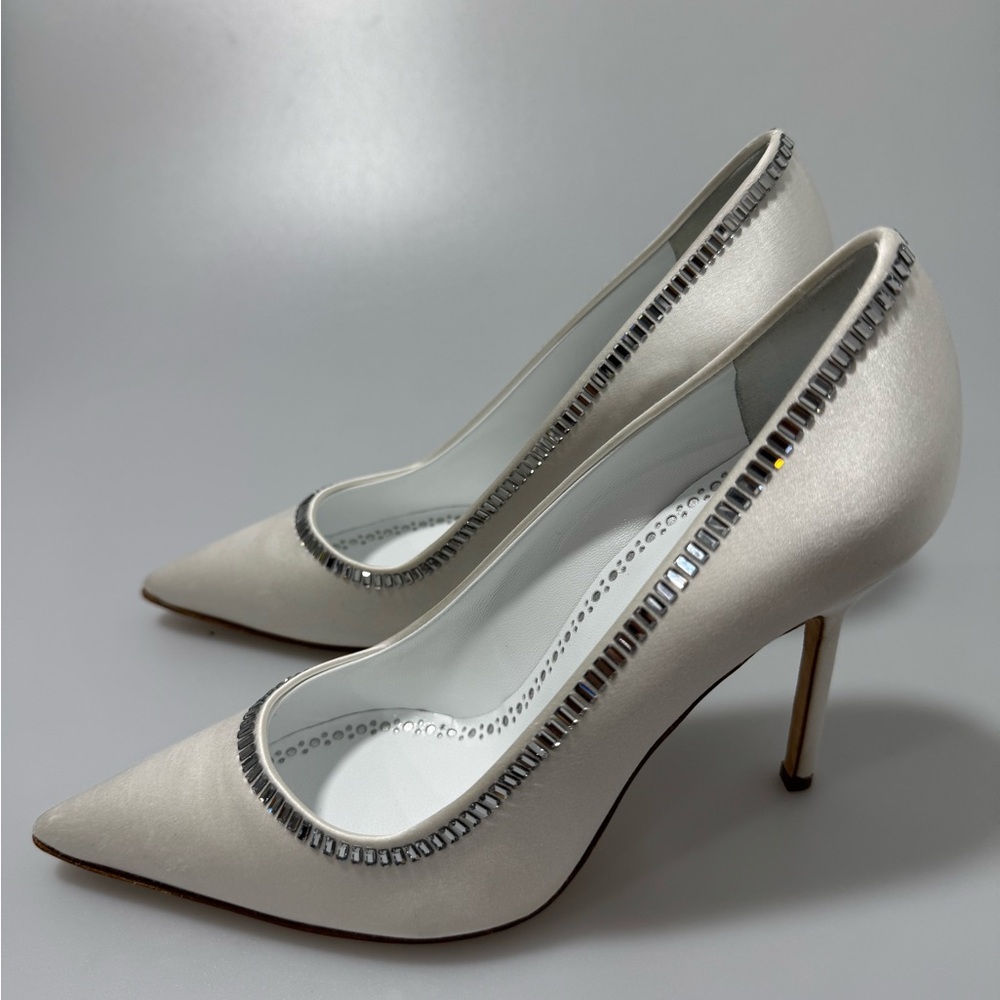 Manolo Blahnik White Pointed Toe Stiletto Pumps with Silver Trim - Picture 3 of 7